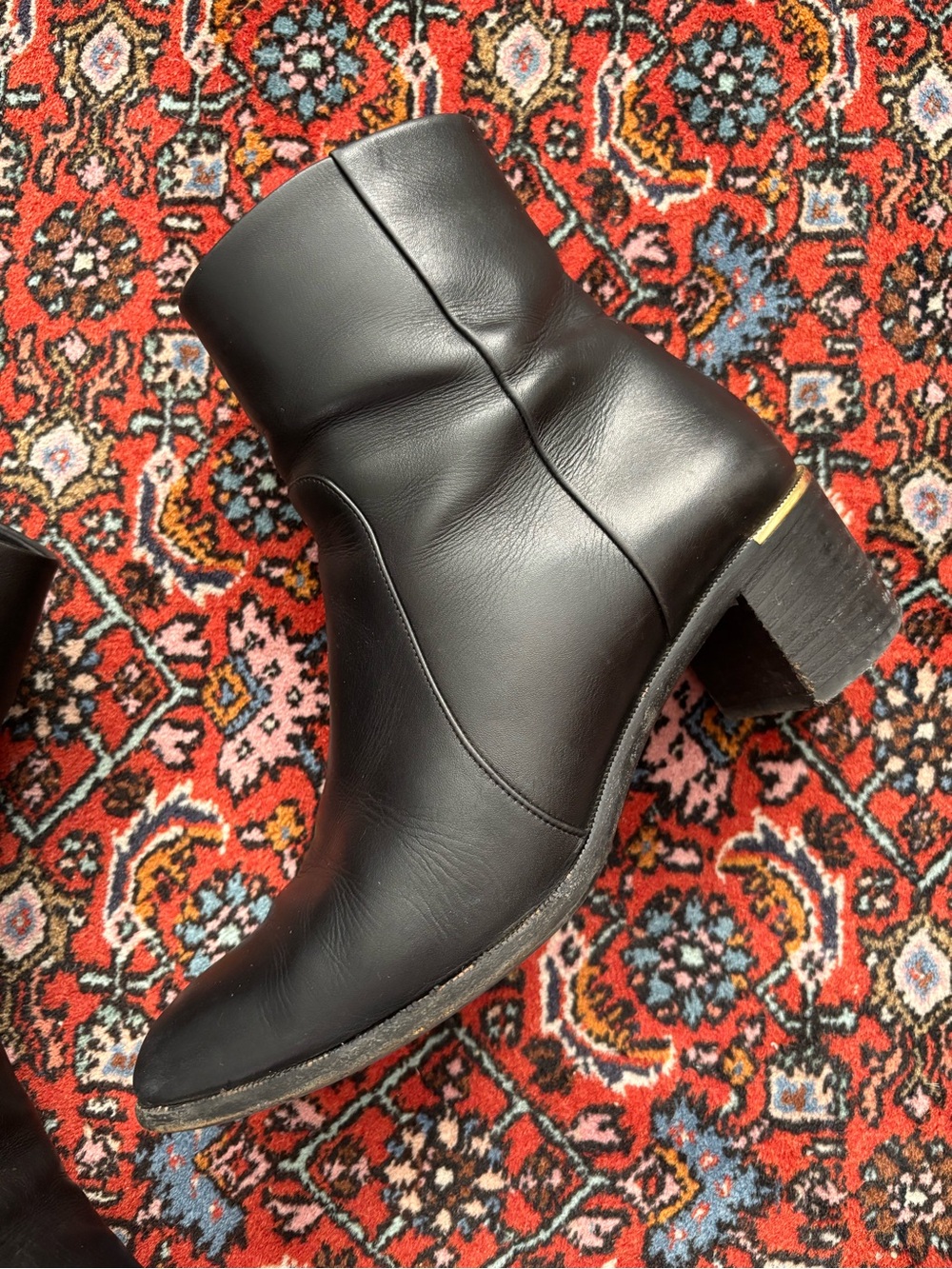 Salvatore Ferragamo Liberty Stacked Mid Heel Black Leather Ankle Boots Size 7.5